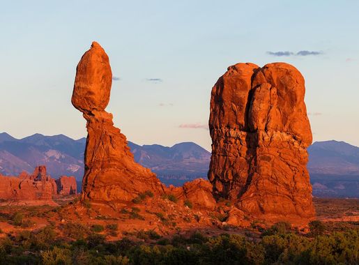 File:Balanced Rock sunset.jpg - Wikimedia Commons