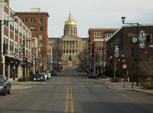 File:Des Moines East Village.jpg - Wikimedia Commons