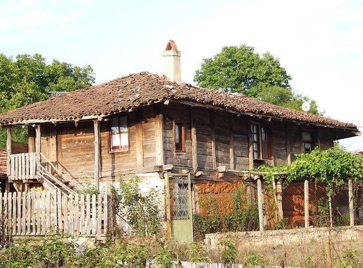 File:Brashlyan kashta.JPG - Wikimedia Commons
