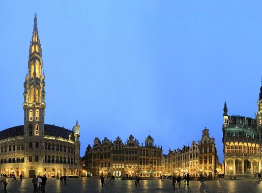 File:Grote Markt Grand Place, Brussels 360° (4343517900).jpg - Wikimedia  Commons