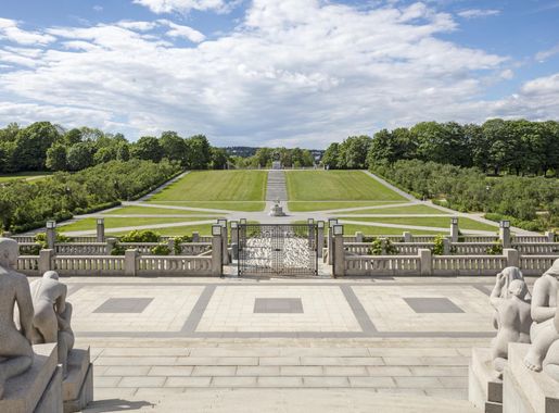 File:NOR-2016-Frogner Park-Vigeland Installation-View from the monolith.jpg  - Wikimedia Commons