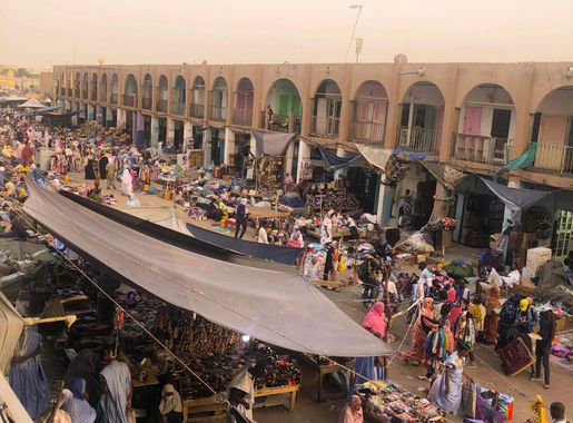 File:Marché Capitale.jpg - Wikimedia Commons