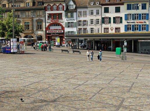 Datei:Barfüsserplatz 3.JPG – Wikipedia