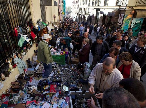 File:El Rastro Flea Market Madrid.jpg - Wikimedia Commons