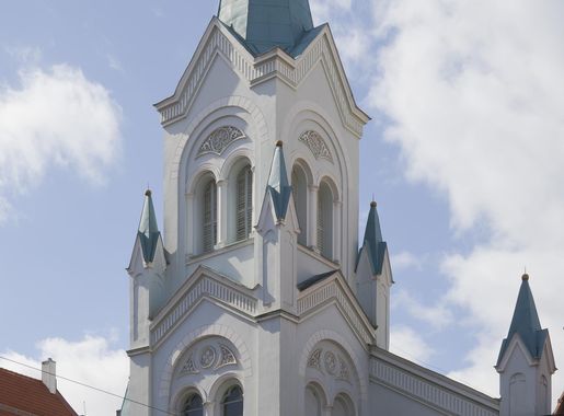 File:Iglesia de Nuestra Señora de las Lamentaciones, Riga, Letonia,  2012-08-07, DD 02.JPG - Wikimedia Commons
