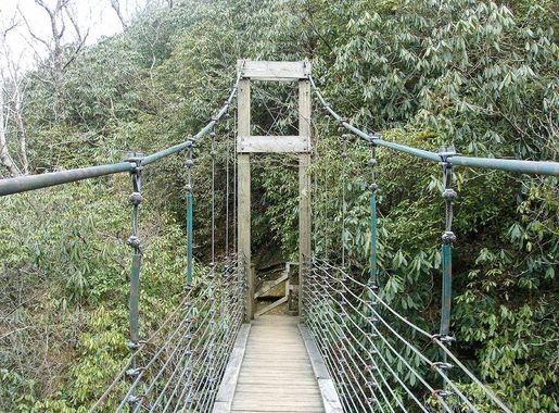 File:Suspension bridge over raven cliff falls.jpg - Wikimedia Commons