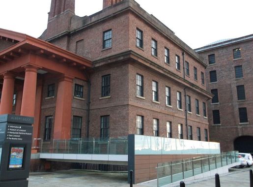 File:Dock Traffic Office, Liverpool (01).JPG - Wikimedia Commons