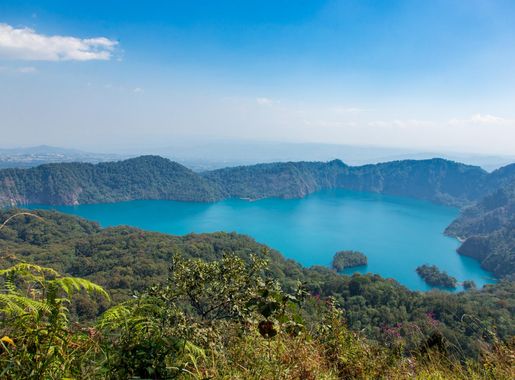 File:Lake Ngozi 56.jpg - Wikimedia Commons