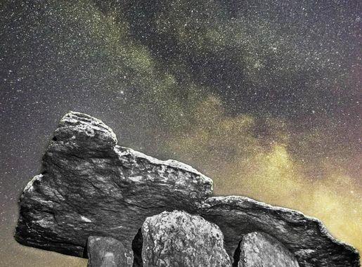 File:Milky Way Photo of Poulnabrone Dolmen, The Burren, Co Clare,3, Pic By  Frank Chandler (2).jpg - Wikipedia