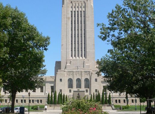 File:Nebraska State Capitol from W 1.JPG - Wikipedia