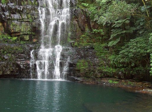 File:Salto cristal - yvykui - paraguay - 2005-04-23.jpg - Wikipedia