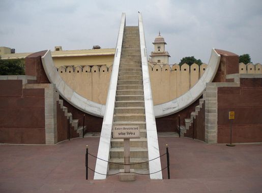 File:Jantar Mantar, Jaipur - Laghu Samrat Yantra 3.jpg - Wikimedia Commons