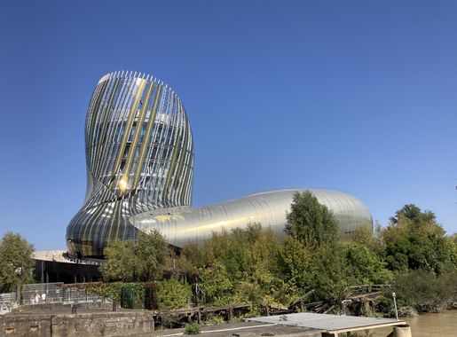 File:La Cité du Vin (Bordeaux).jpg - Wikimedia Commons