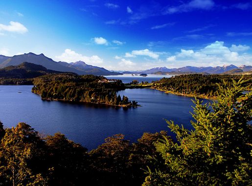 File:Lake Nahuel Huapi, Argentina.jpg - Wikimedia Commons