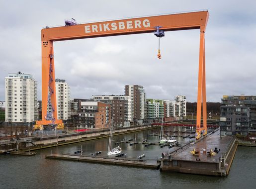 File:Eriksberg shipyard crane.jpg - Wikimedia Commons