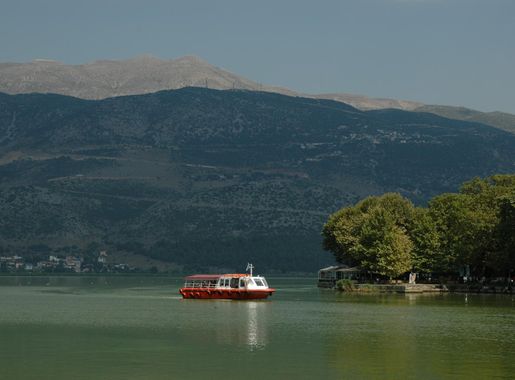 Αρχείο:DSC 9197-lake-pamvotis.JPG - Βικιπαίδεια