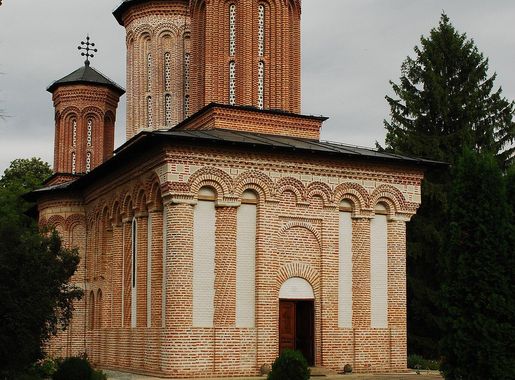 File:RO IF Snagov monastery church.JPG - Wikimedia Commons