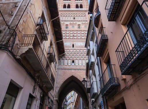 Archivo:Torre de la iglesia del Salvador, Teruel, España, 2014-01-10, DD  75.JPG - Wikipedia, la enciclopedia libre