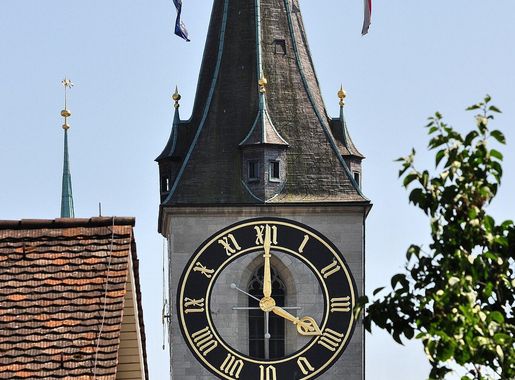 File:Zürich - Lindenhof - St. Peter IMG 2031.jpg - Wikipedia