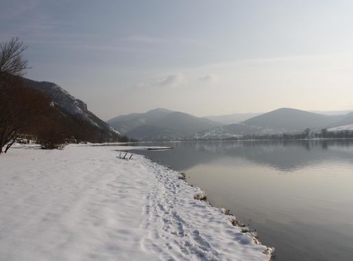 File:Danube Bend from the Zebegény beach.JPG - Wikimedia Commons