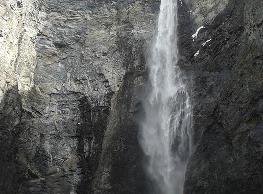 File:Vettisfossen, April 2015 - 1.jpg - Wikimedia Commons