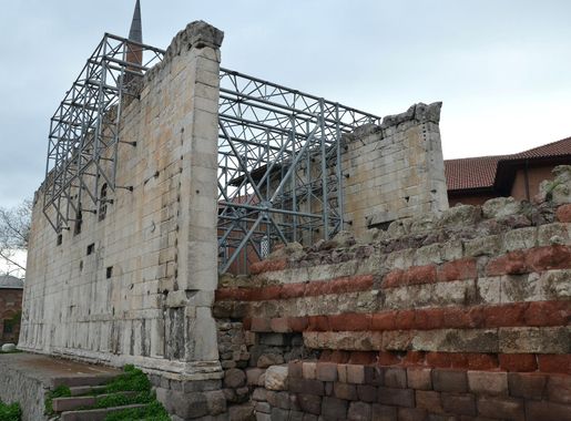 File:The Temple of Augustus and Rome with the Res Gestae Divi Augusti  (Deeds of the Divine Augustus) inscribed on the walls of the cella,  Ancyra, Ankara (Turkey) (26001996422).jpg - Wikimedia Commons