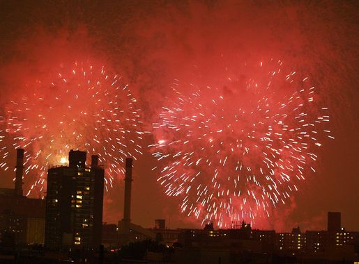 File:Fireworks over the East Village of New York City.JPG - Wikipedia