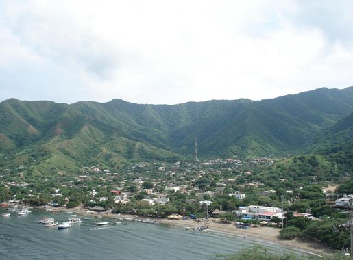 File:Vista de Taganga, Santa Marta.JPG - Wikimedia Commons