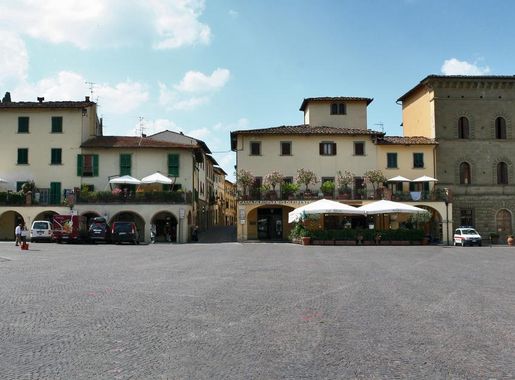 File:Greve in Chianti - Piazza Giacomo Matteotti 01.JPG - Wikimedia Commons