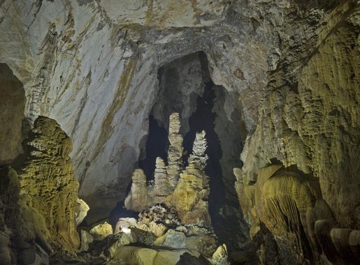 File:Son Doong Cave DB (1).jpg - Wikimedia Commons