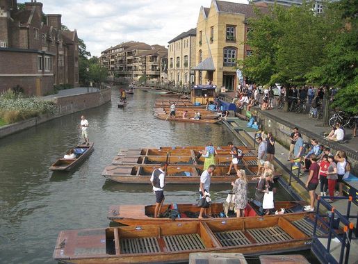 File:Boats on the River Cam, Cambridge.jpg - Wikimedia Commons