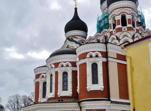 File:Tallinn Alexander-Newski-Kathedrale Chor 1.JPG - Wikimedia Commons