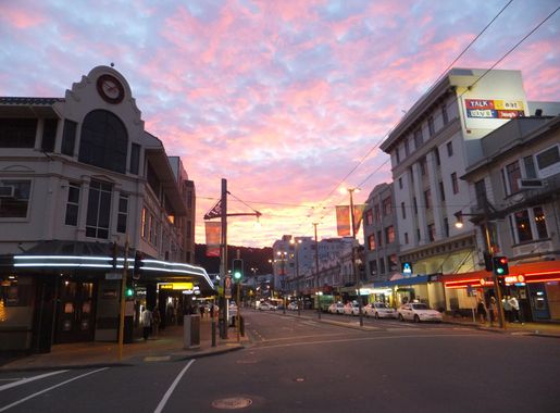 File:Courtenay Place, Wellington.JPG - Wikimedia Commons