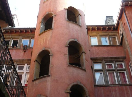 Fichier:Traboule de la Tour Rose.jpg — Wikipédia