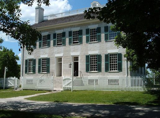 File:Shakertown Center Family 2005-05-27.jpeg - Wikimedia Commons