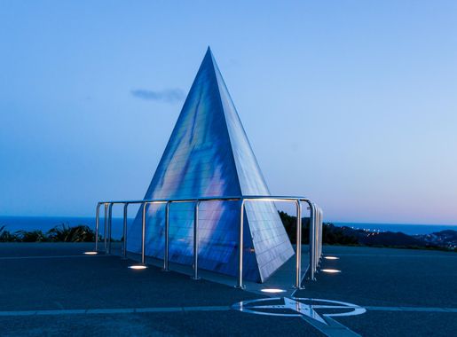 File:Richard Byrd Memorial on Mount Victoria (6989035914).jpg - Wikimedia  Commons