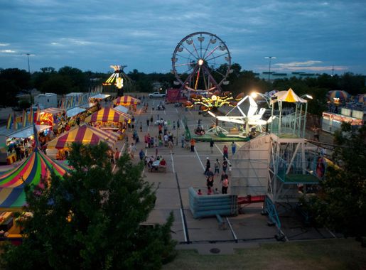 Airmen volunteer at Texas Oklahoma fair > Sheppard Air Force Base > Article  Display