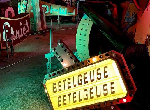 File:Betelgeuse sign Neon Museum.jpg - Wikimedia Commons