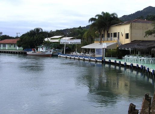 File:Canal da Barra da Lagoa, nas proximidades da ponte. Seaway Barra da  Lagoa nearby the Bridge. Florianópolis city. - panoramio.jpg - Wikimedia  Commons