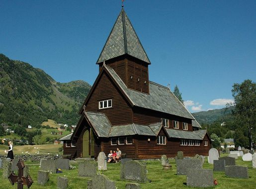 File:Staafkerk Røldal.jpg - Wikimedia Commons