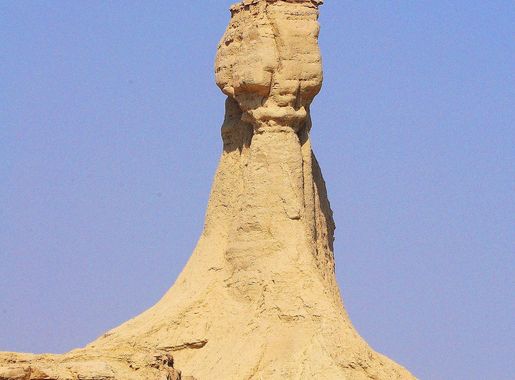 File:Statue of Hope, Kund Malir, Pakistan (2).jpg - Wikimedia Commons