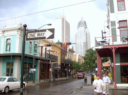 File:Dauphin Street Mobile Alabama 02.jpg - Wikimedia Commons