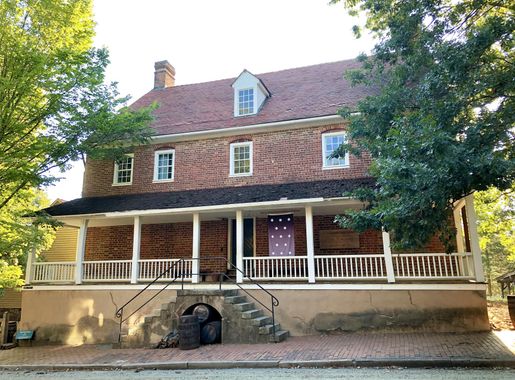File:Salem Tavern, Old Salem, NC.jpg - Wikimedia Commons
