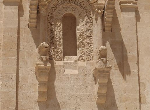 Fitxategi:Matera, Duomo, facade, detail.jpg - Wikipedia, entziklopedia  askea.