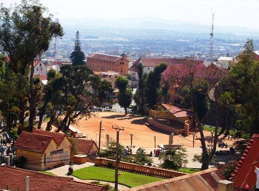 File:Antananarivo Madagascar andohalo plaza.JPG - Wikipedia