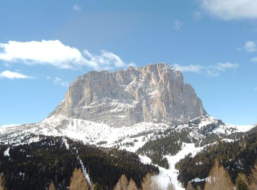 File:Sassolungo.jpg - Wikimedia Commons
