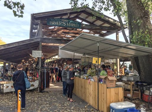 File:Ithaca Farmers Market, Steamboat Landing, Ithaca NY.jpg - Wikimedia  Commons