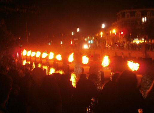 File:WaterFire.JPG - Wikimedia Commons