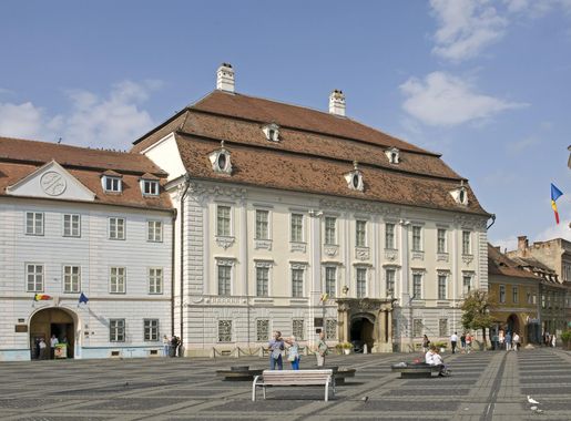 File:Brukenthal Palace Sibiu.jpg - Wikimedia Commons