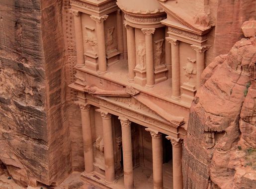 ملف:Al Khazneh (The Treasury) in Petra view from above 2.jpg - ويكيبيديا